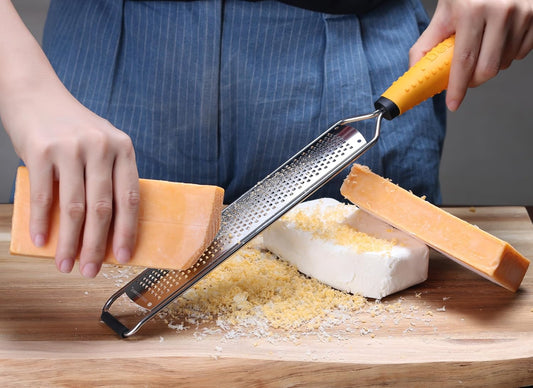 Deiss_PRO_Lemon_Zester_&_Heavy_Duty_Grater_-_Parmesan,_Garlic,_Nutmeg,_Chocolate,_Fruits,_Vegetables,_Ginger_&_Cheese_Shredder