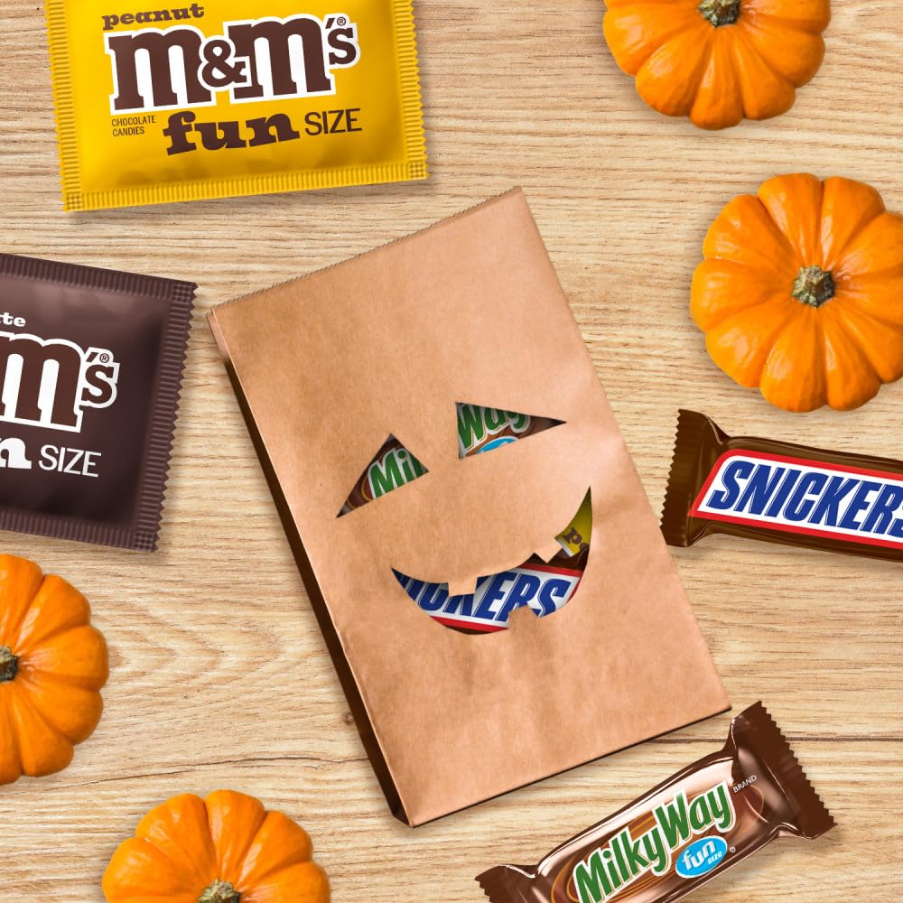 M&M'S, SNICKERS & MILKY WAY Fun Size Chocolate Variety – Pre-Portioned Treats for Driveway Trick-or-Treat Stations and Porch Candy Bowls