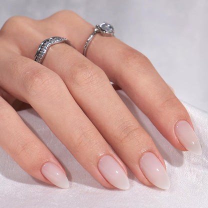 32 nails per kit across 16 pre-sized options (sizes 0–15) for instant fit