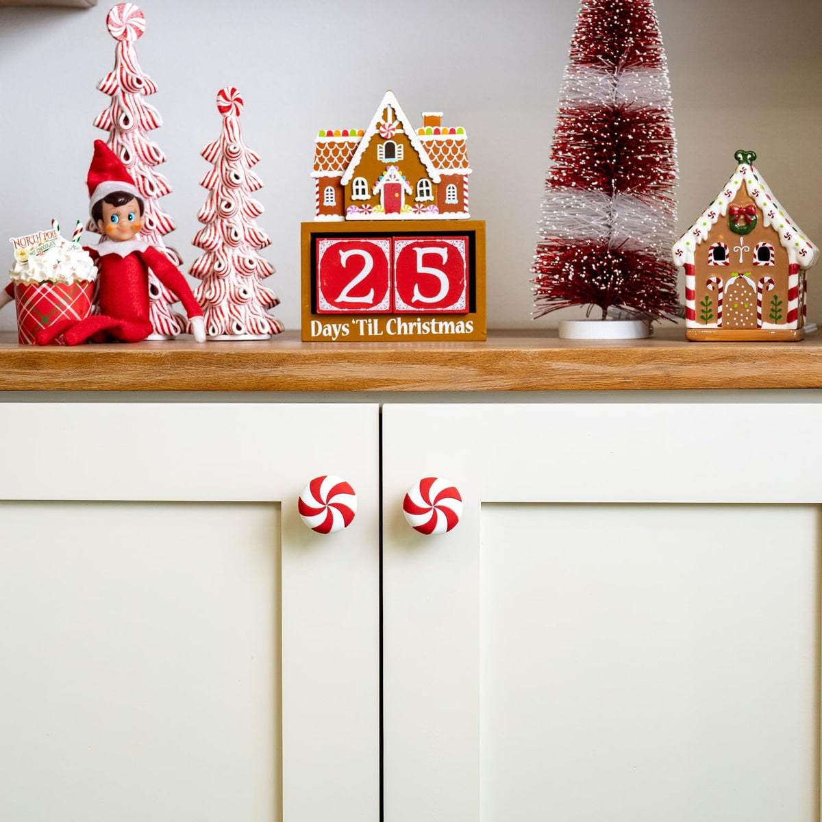 Knobēz:_Red_Peppermint_Decorative_Knob_Covers_Package_of_12_(Red)